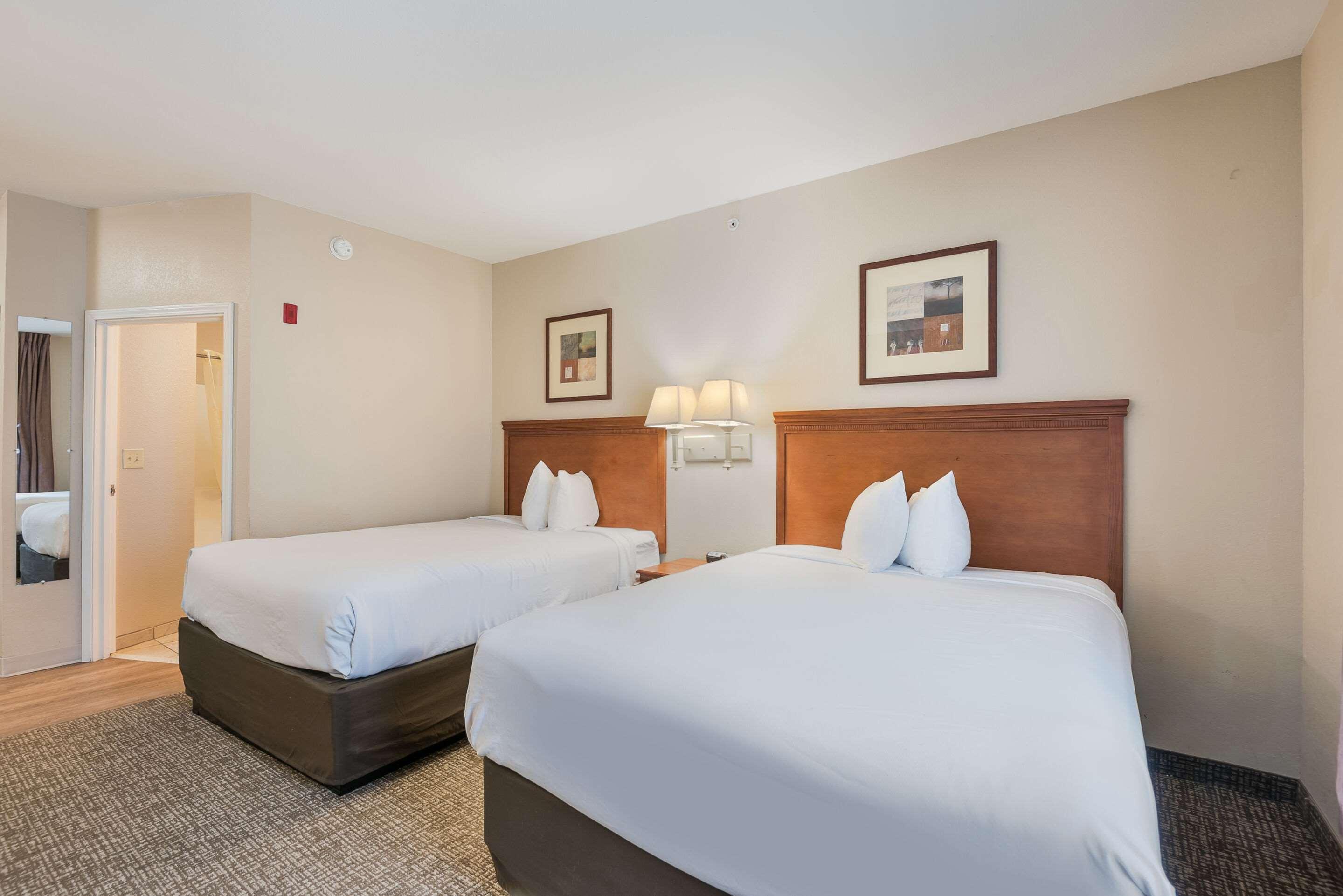 Suburban Extended Stay Hotel Waterloo - Cedar Falls - Cedar Valley Екстериор снимка