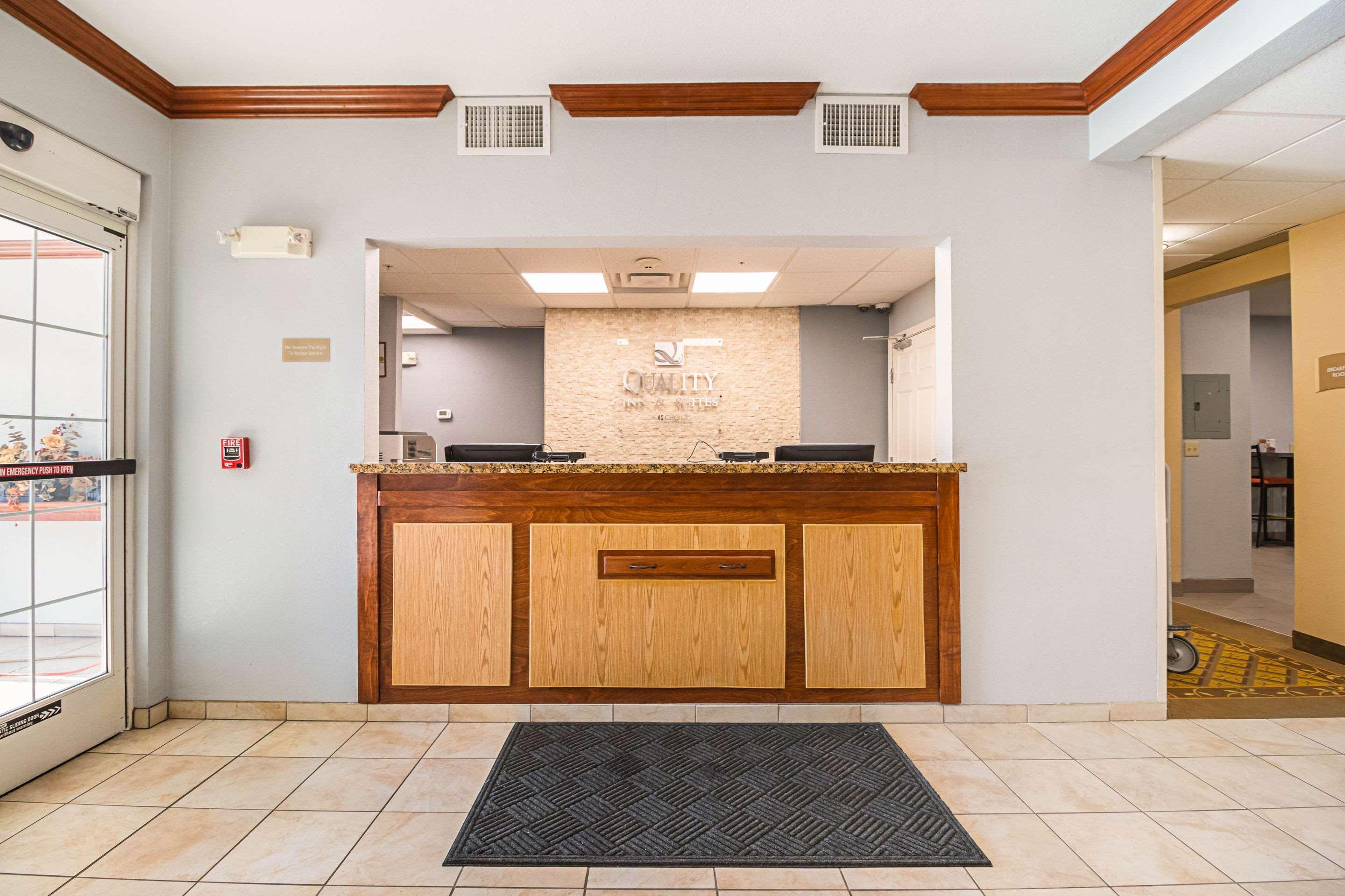 Suburban Extended Stay Hotel Waterloo - Cedar Falls - Cedar Valley Екстериор снимка