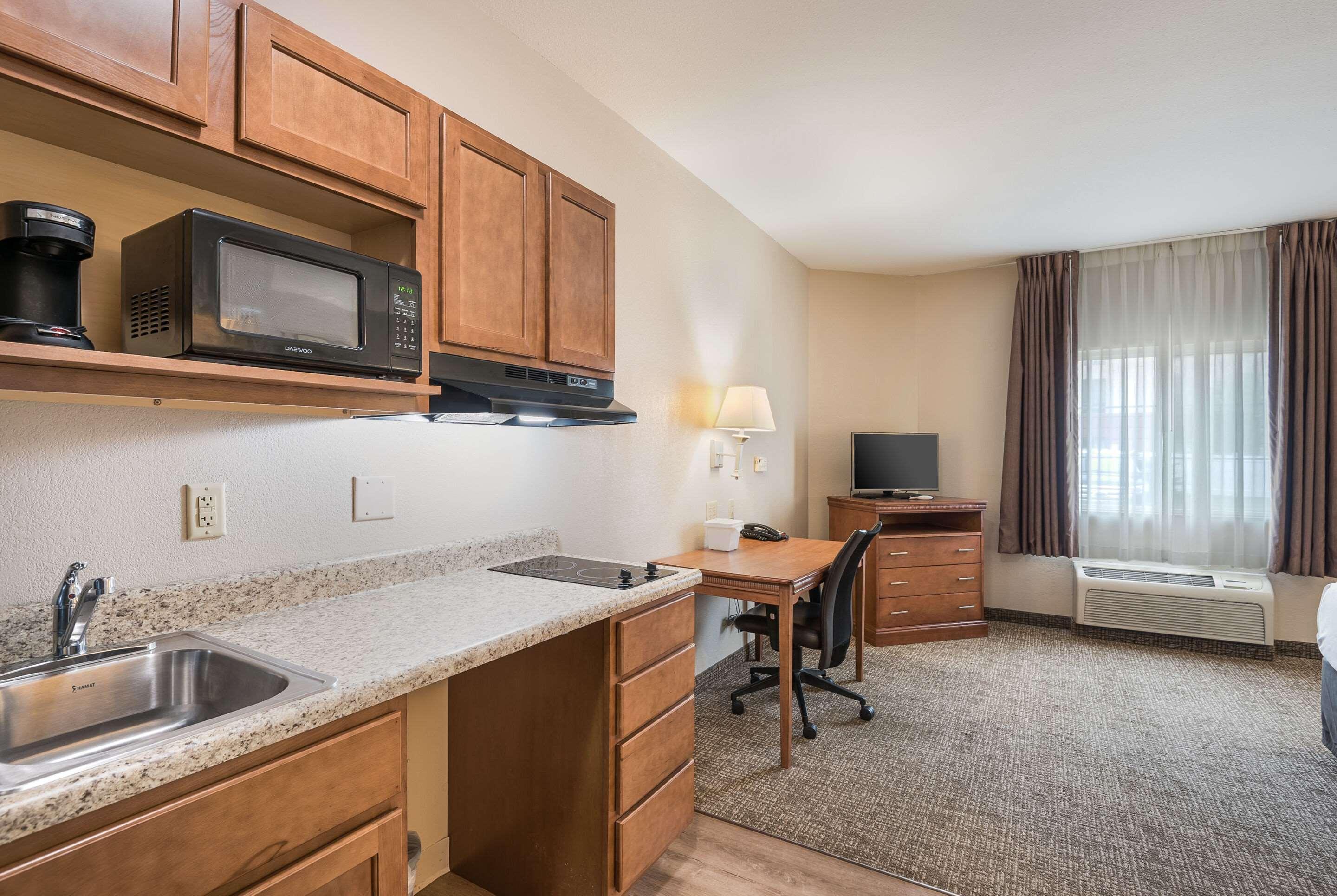 Suburban Extended Stay Hotel Waterloo - Cedar Falls - Cedar Valley Екстериор снимка
